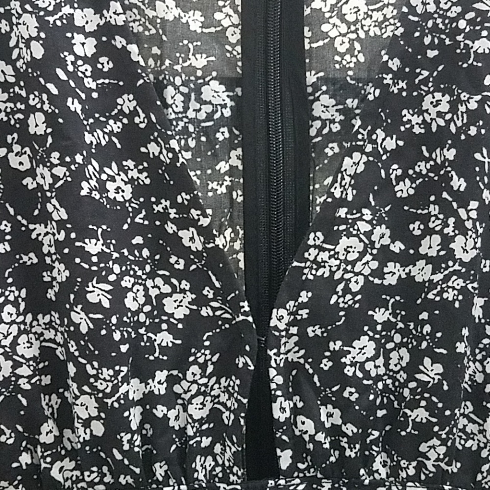 Poppy Long Sleeves Floral Dress - Picture 2 of 8